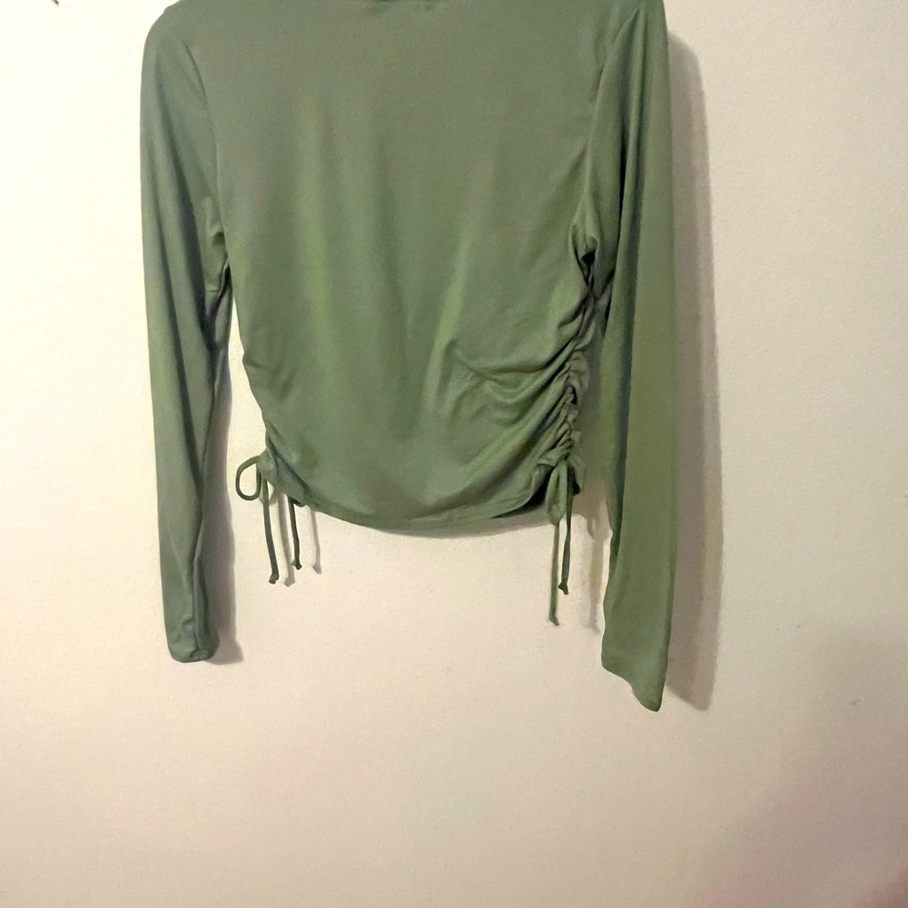 Cropped
Olive Green Ruched Cropped - Picture 2 of 3